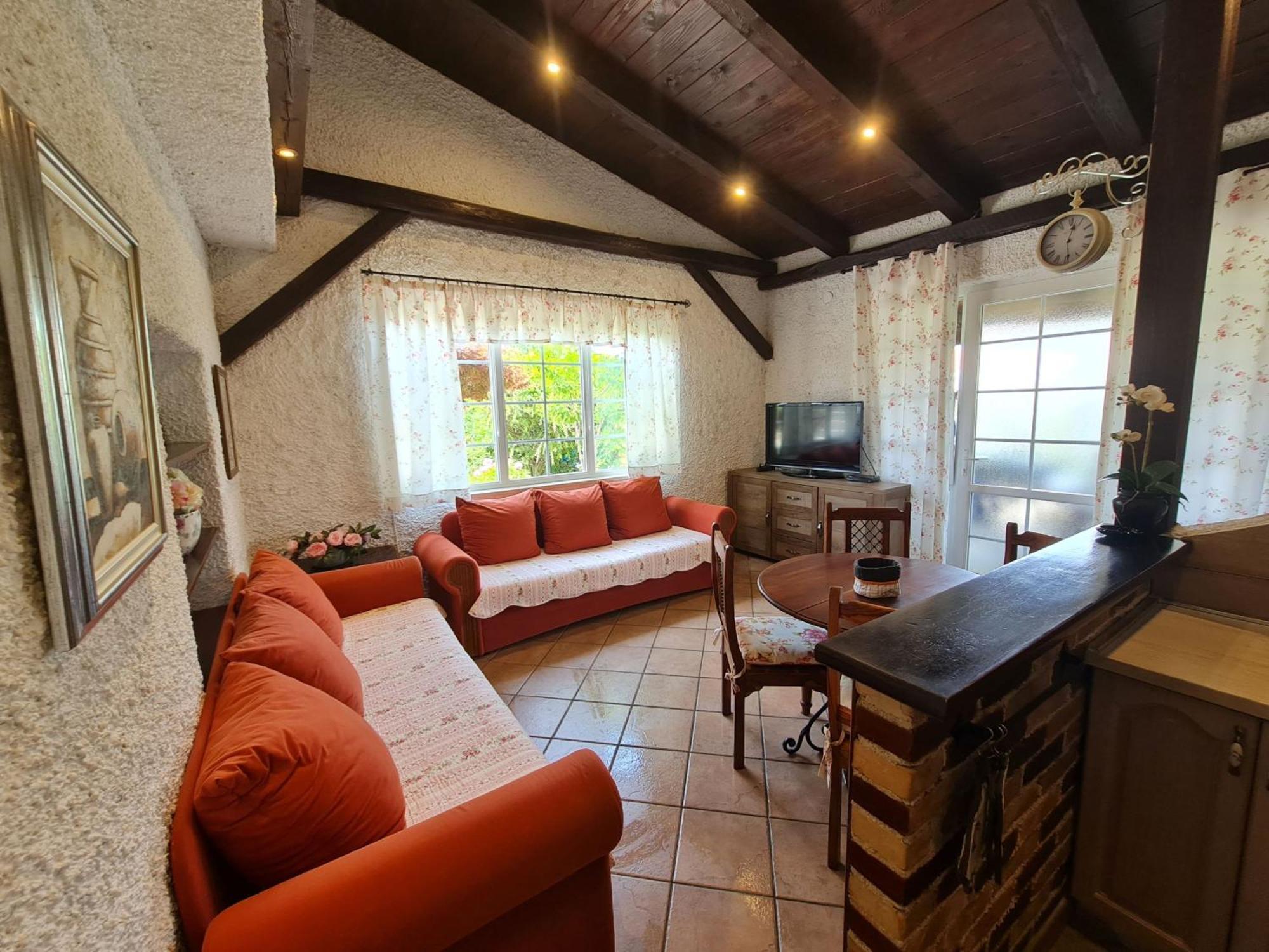 Erna Apartment