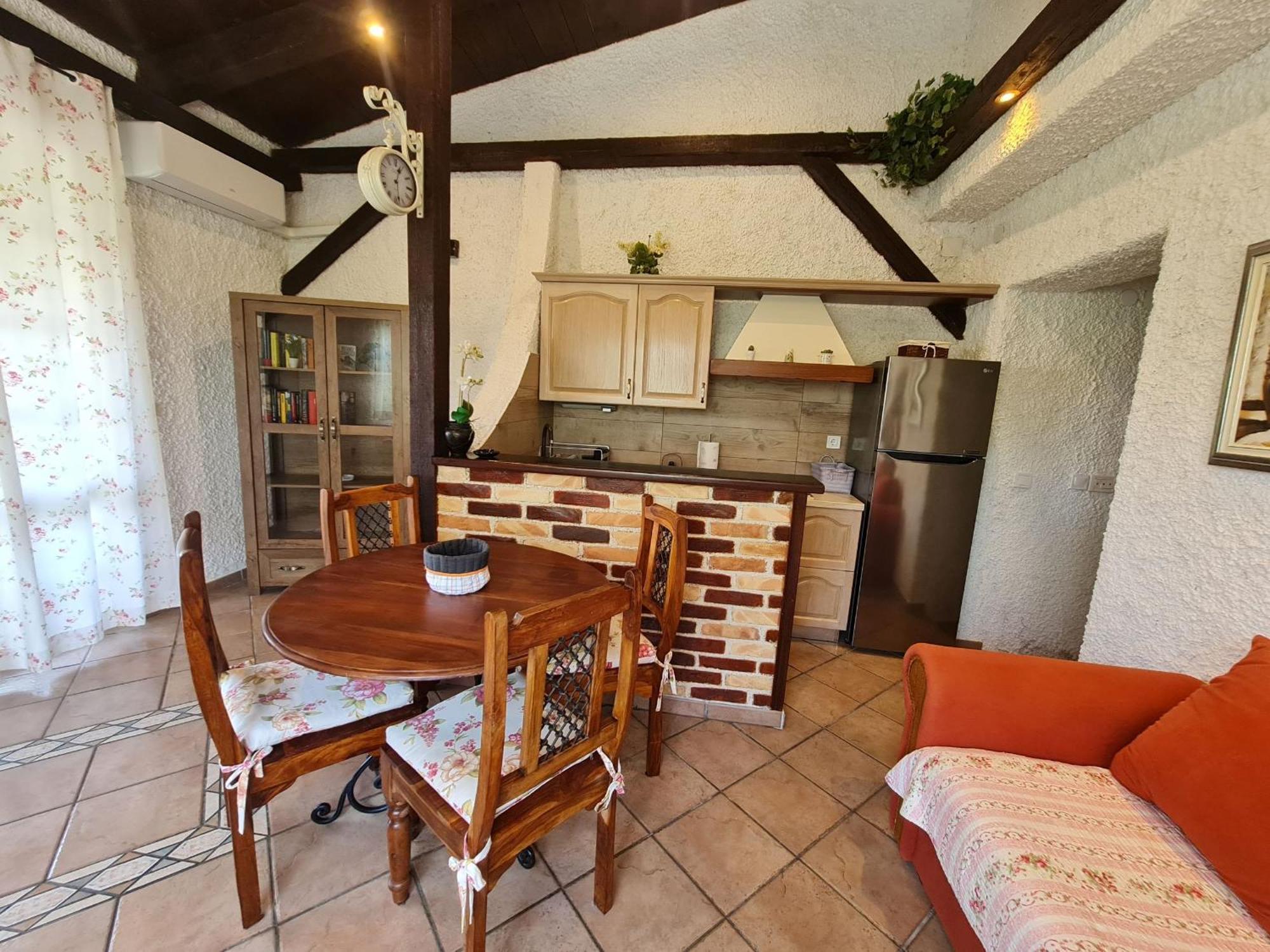 Erna Apartment