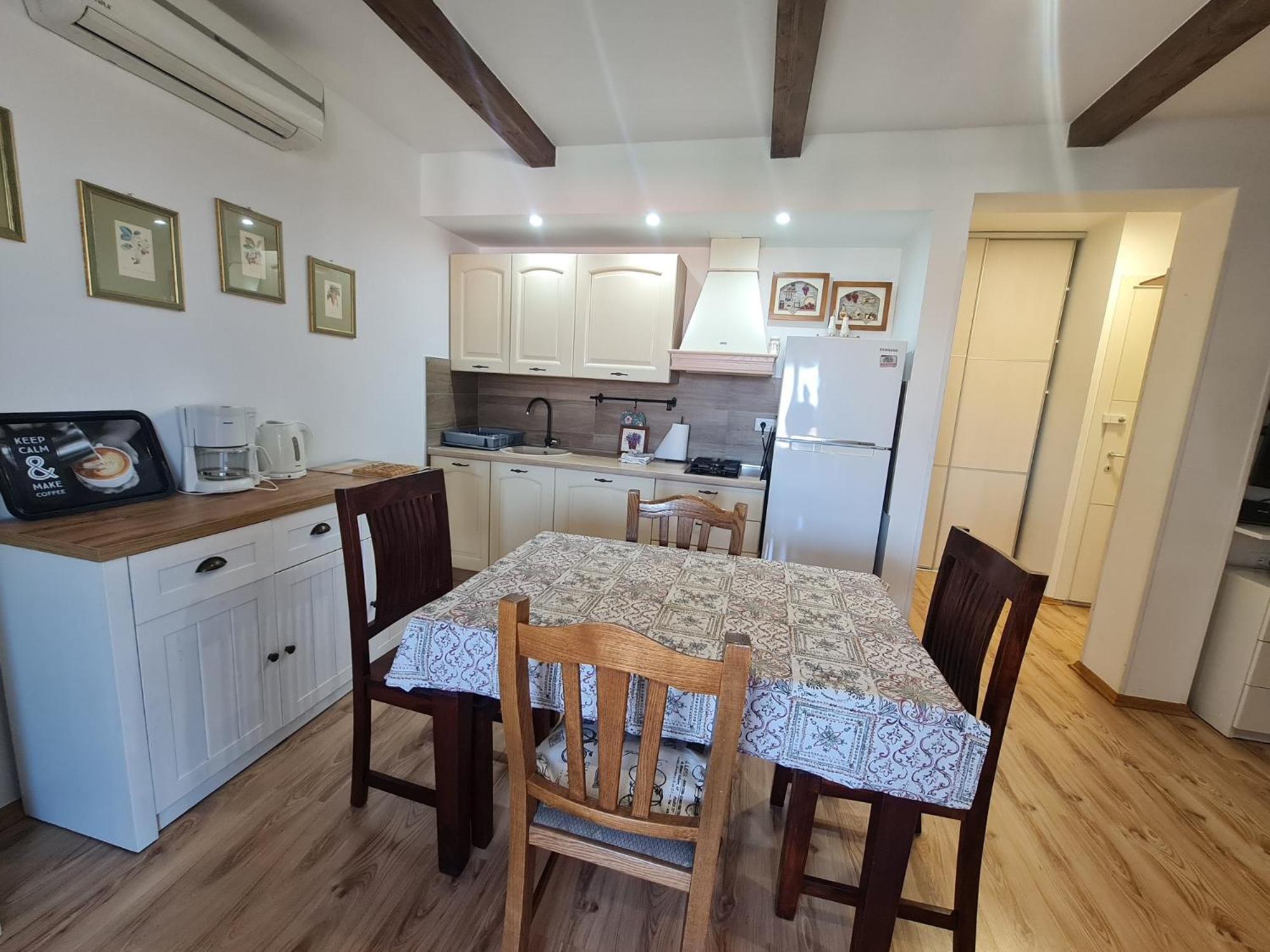 Erna Apartman