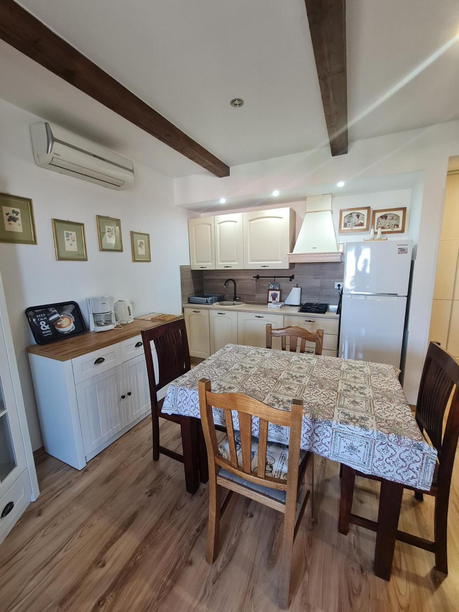 Erna Apartman